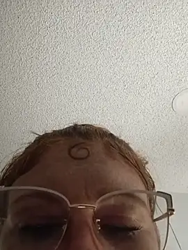 צ'אט XXX בשידור חי של nakedgarbageperson