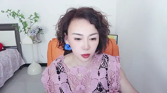 qinqin428's Live XXX Chat