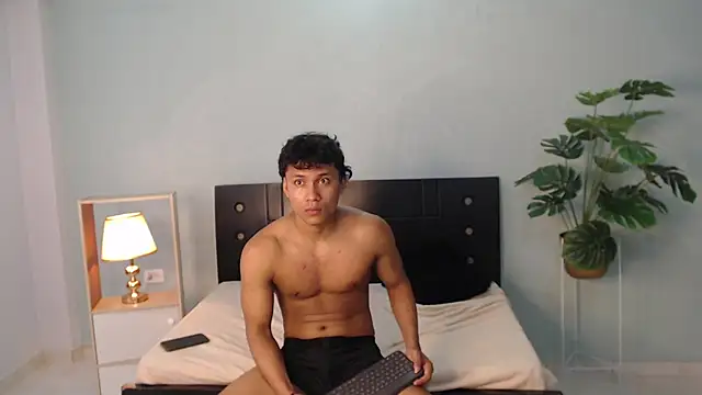 MateoRamos_'s Live XXX Chat