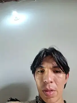 XXX chat uživo modela Maxi_Corean