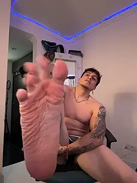 strongboy_ live XXX chat