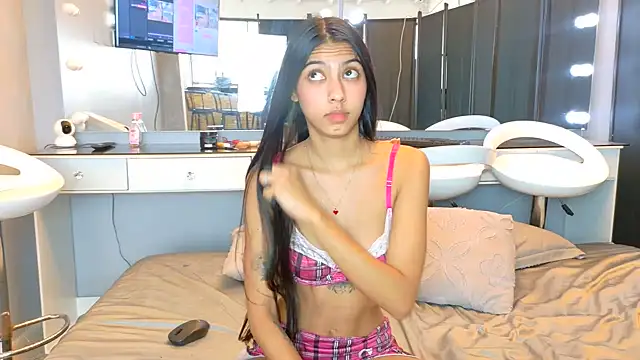 gisellemia70 Adlı Modelin Canlı XXX Sohbeti