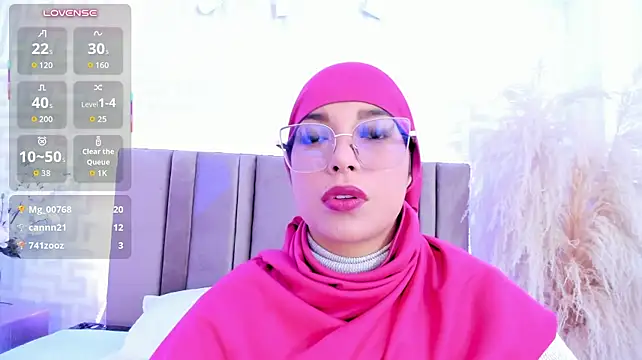 naishaa_'s Live XXX Chat