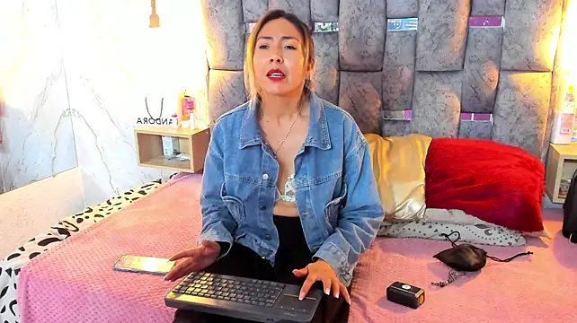 Caroline_lady_: онлайн-секс-чат