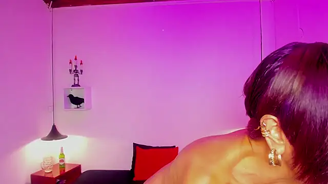 Trinityy__ Adlı Modelin Canlı XXX Sohbeti