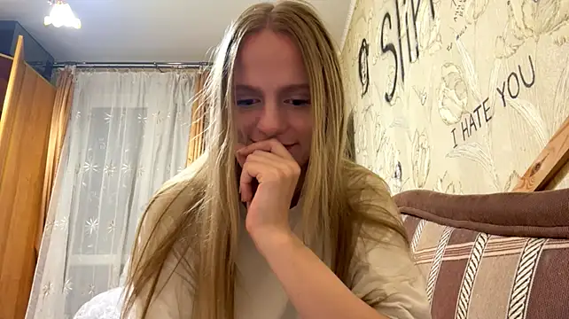 DollieMuhn Chat XXX in diretta