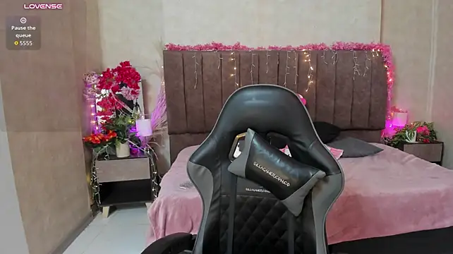 Juliieth_Caandy Chat XXX in diretta