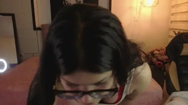 Sara_valderrama_ Show in webcam