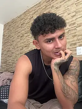 Chat +18 de bob_petersonn ao vivo