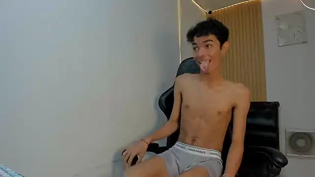 Chat XXX en directo de Hideaky_boycum