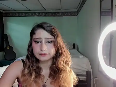 AnnieLorin Chat XXX live