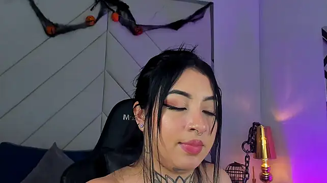 Sofia_LaurentJS Adlı Modelin Canlı XXX Sohbeti