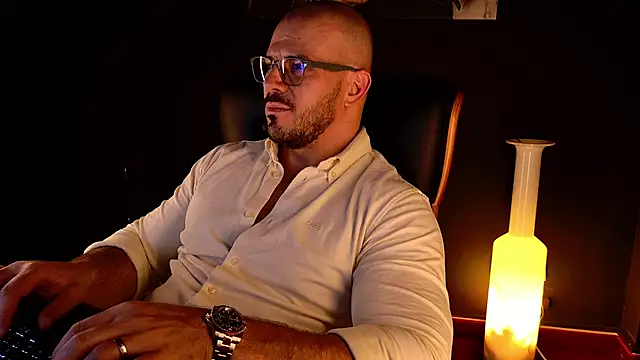 AngeloEric élő XXX-chatje