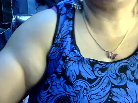Chat +18 de Soniya_Sha ao vivo
