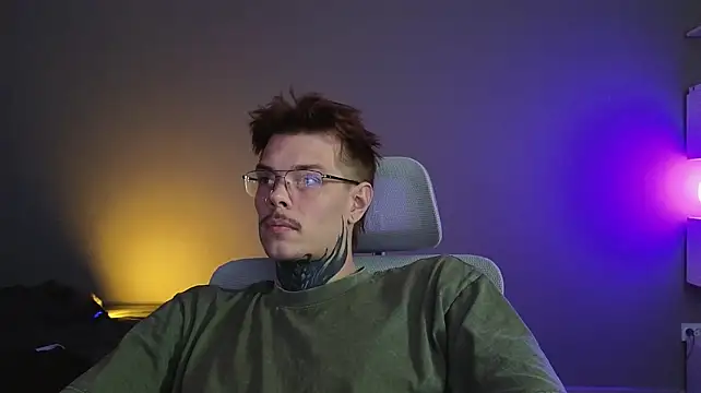 DENIS_HERE live XXX chat