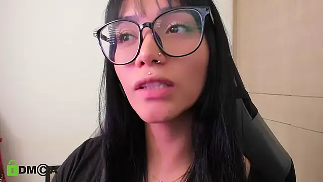 Chatroom XXX en direct de alice-rausing