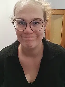 GermanNerdyAlice's Live XXX Chat