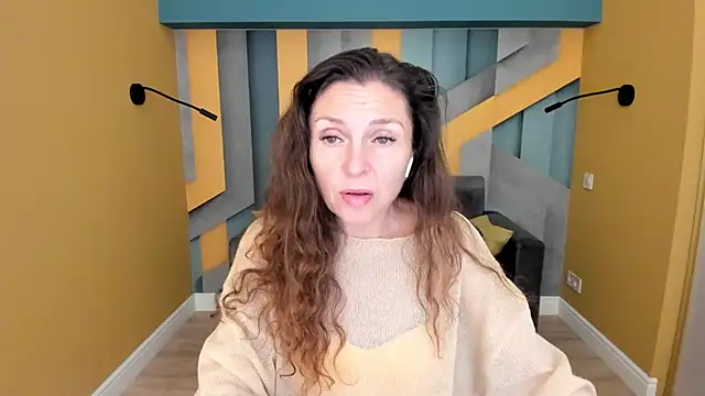 EllaLong's Live XXX Chat