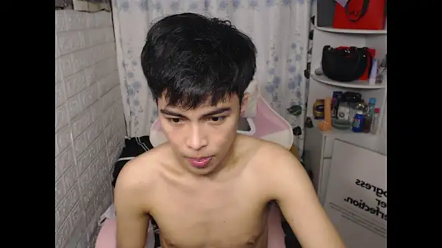 _peachyboyyy Adlı Modelin Canlı XXX Sohbeti