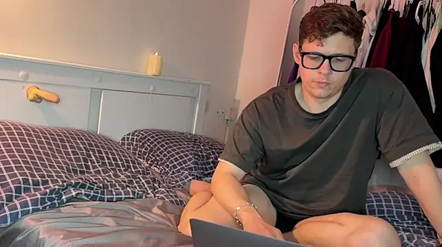 daniel-below – Naživo XXX chat