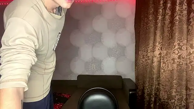 ErnestTarlet Chat XXX live