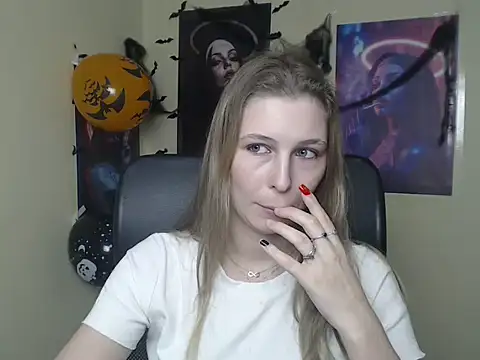 StrangerGi live XXX chat