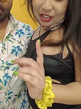 הופעת וובקאם של MONAJI_HOT