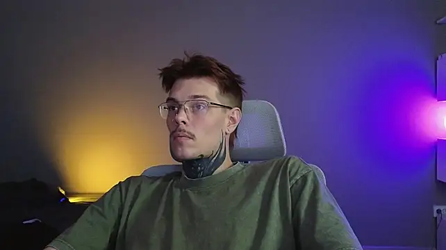 DENIS_HERE Live XXX Chat