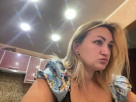 Aveline-mis' Live XXX Chat