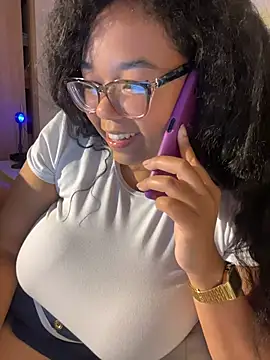 Chat +18 de XMara ao vivo