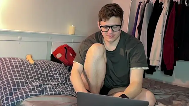 daniel-below – Naživo XXX chat