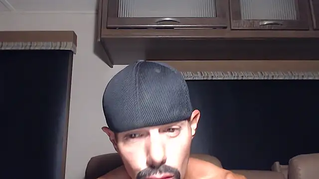 ThickD2C Live XXX-chat