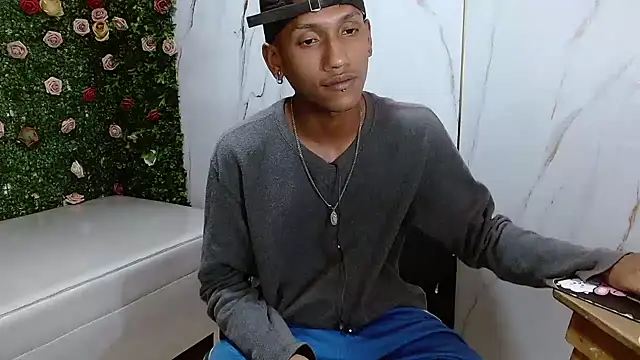 ManSantのライブXXXチャット