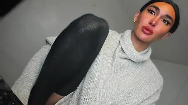 MistressNextDoor_'s Live XXX Chat