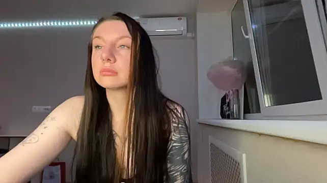 GeraroWasley Adlı Modelin Canlı XXX Sohbeti