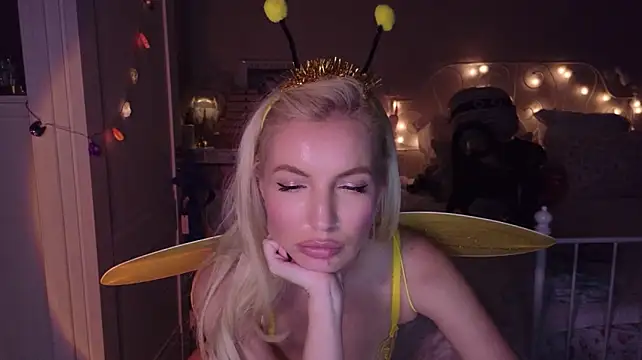 MauiBae Chat XXX live