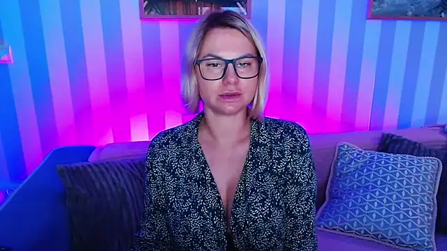 MonaLisaG Adlı Modelin Canlı XXX Sohbeti
