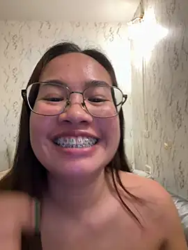 Ponthip's Live XXX Chat