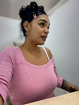Chat XXX en directo de Sara-77
