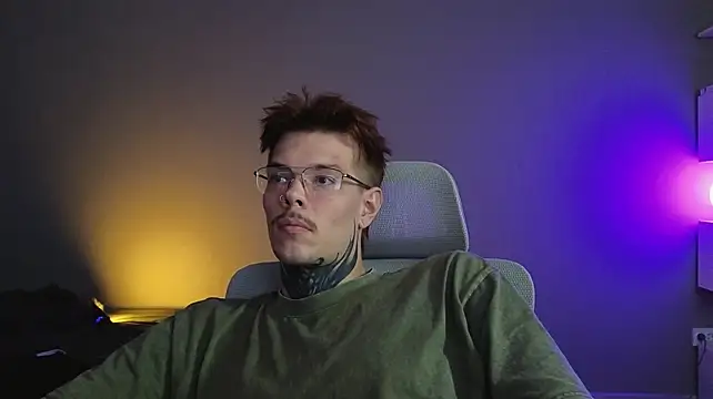 צ'אט XXX בשידור חי של DENIS_HERE