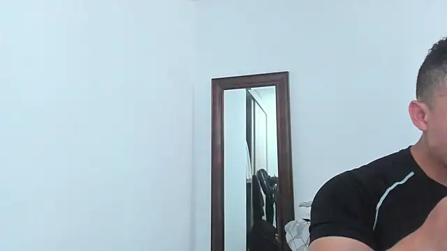 Chat XXX Live KingLevi01
