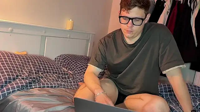 daniel-below 即時 XXX 聊天