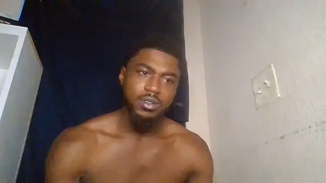 Czat XXX na żywo – BrownSkinHandsome