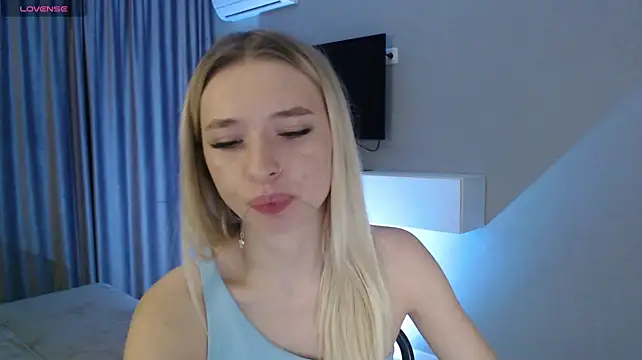 Emily_Hartt – Live XXX-chat