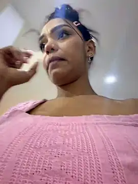 Chatroom XXX en direct de Sara-77