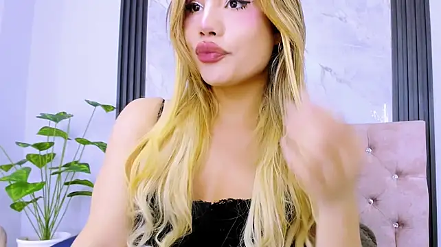 צ'אט XXX בשידור חי של Keendall__