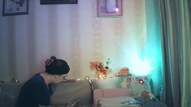 MoodieMira Live XXX-Chat