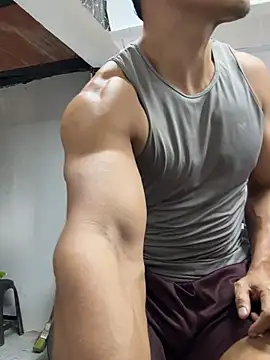 XXX chat uživo modela Paul22cm-