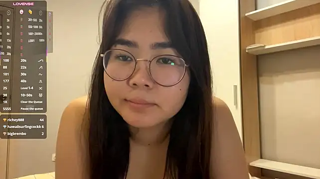Chat +18 de HikkoSinu ao vivo