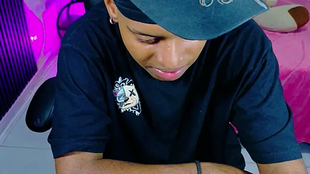 joel_embid's Live XXX Chat
